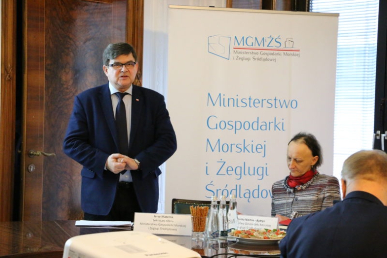 Wiceminister Materna: zainwestujemy 100 mld zł w gospodarkę morską - GospodarkaMorska.pl