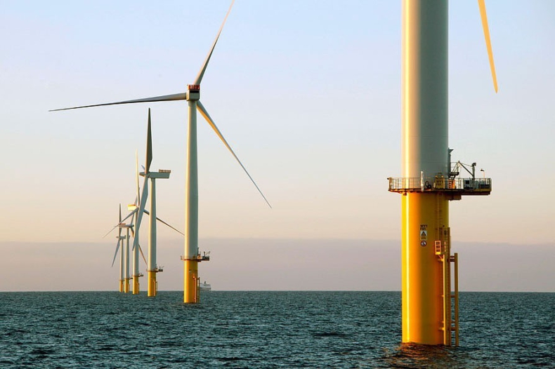 Francja chce zostać nowym liderem na rynku morskich farm wiatrowych już w 2022 roku - GospodarkaMorska.pl