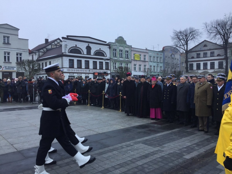 Pomorskie: Obchody 98. rocznicy Zaślubin Polski z Morzem - GospodarkaMorska.pl
