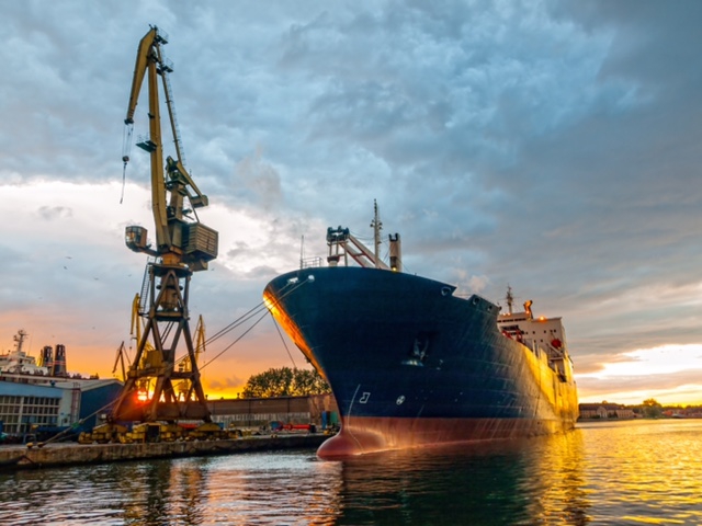 EU ETS (Unijny system handlu uprawnieniami do emisji)  i MRV (Monitorowanie, raportowanie i weryfikacja emisji dwutlenku węgla z transportu morskiego) - GospodarkaMorska.pl