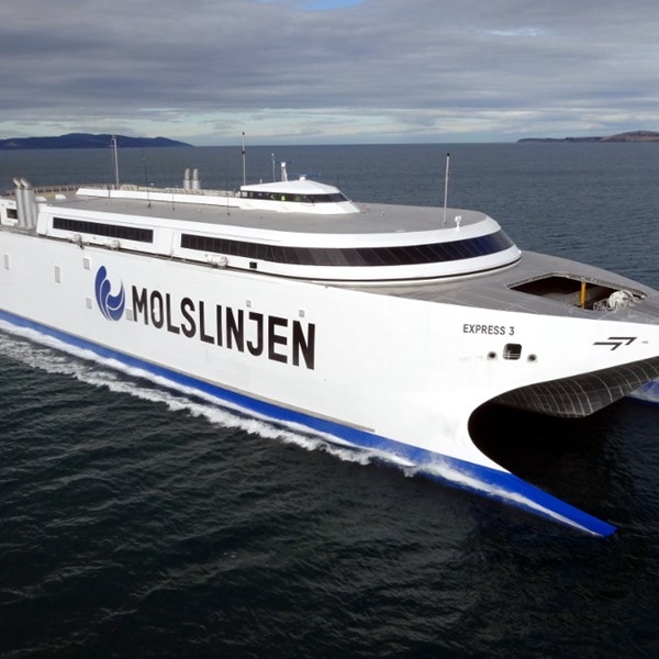 Chwile strachu na pokładzie promu Molslinjen. Procedury zadziałały jak należy - GospodarkaMorska.pl