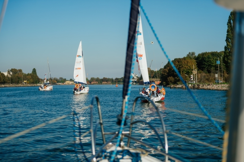 Twoje dziecko lubi sport i wodę? Jest szkoła, która mu się spodoba. Rekrutacja niebawem - GospodarkaMorska.pl