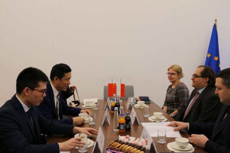 Minister Marek Gróbarczyk spotkał się z Ambasadorem Chin - GospodarkaMorska.pl