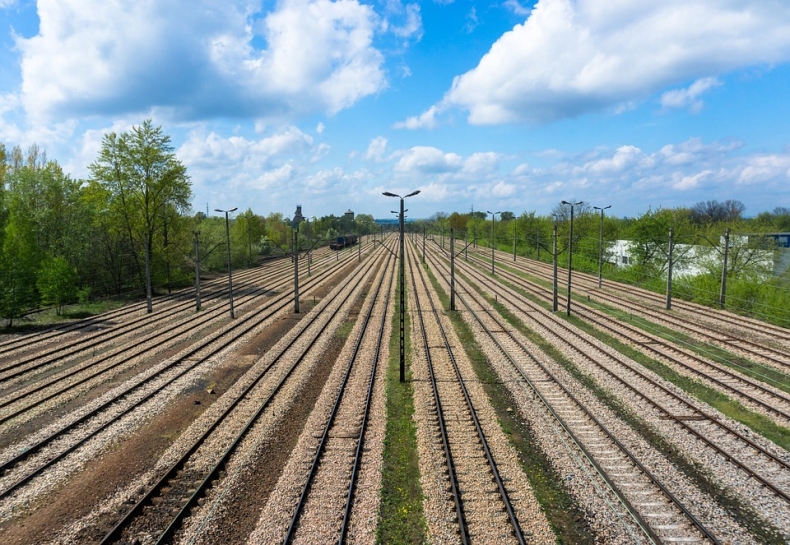 PKP PLK: Program utrzymaniowy zwiększy rolę transportu kolejowego w Polsce - GospodarkaMorska.pl