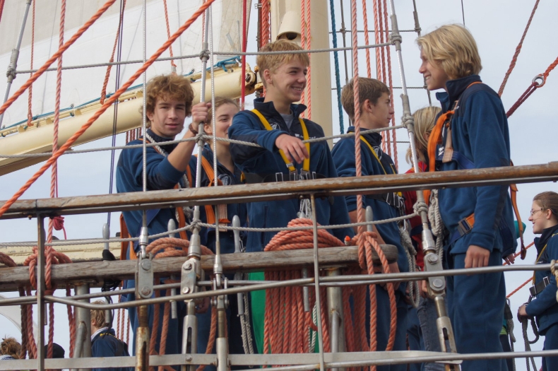 Młodzi ludzie chcą Pogorią popłynąć na ŚDM w Panamie - GospodarkaMorska.pl