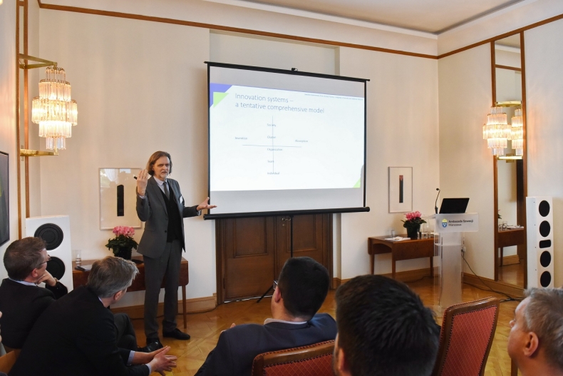 Seminarium na temat szwedzkiego podejścia do innowacyjności  w przemyśle obronnym - GospodarkaMorska.pl