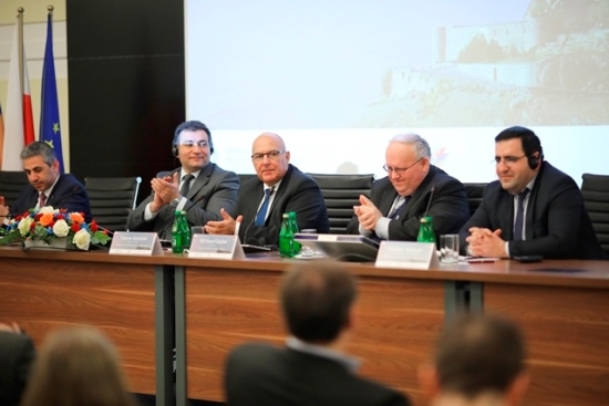 Polsko-armeńskie rozmowy gospodarcze - GospodarkaMorska.pl