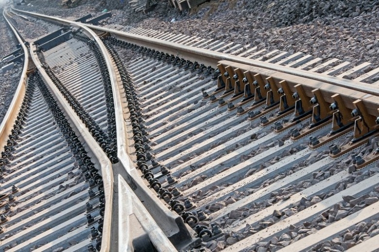 PKP PLK podpisały umowę o wartości 125 mln zł na zakup 36 drezyn - GospodarkaMorska.pl