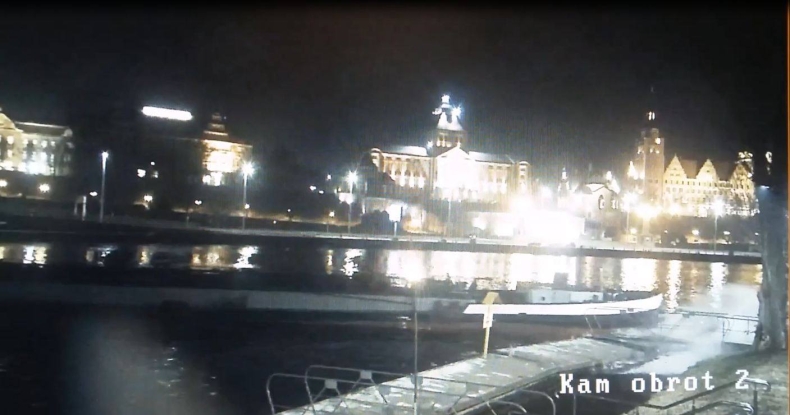 Nietypowa kolizja barki z wyspą Bielawa w Szczecinie (foto) - GospodarkaMorska.pl