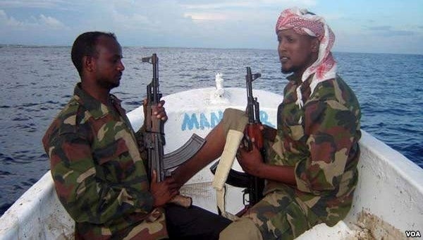 Nieudany atak piratów na singapurski tankowiec u wybrzeży Somalii - GospodarkaMorska.pl