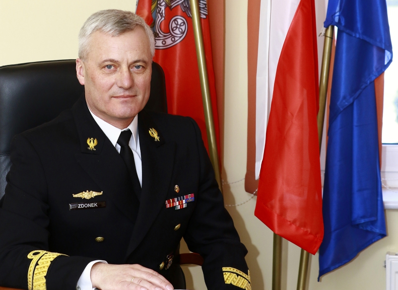 Dowódca 8. FOW mianowany na kontradmirała - GospodarkaMorska.pl