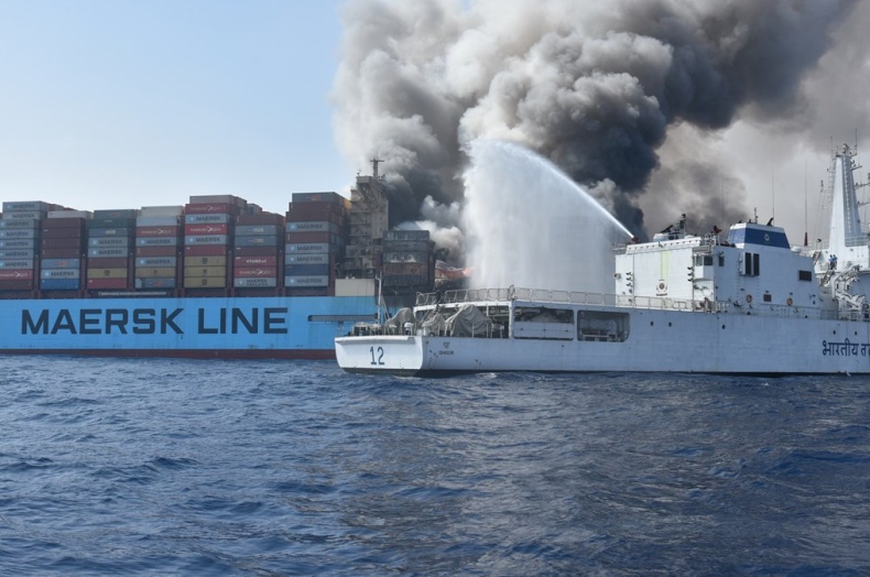 Zmarł poszkodowany w pożarze członek załogi Maersk Honam - GospodarkaMorska.pl