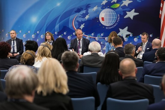 Forum Europa-Ukraina w Jasionce - GospodarkaMorska.pl