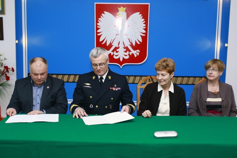 Wystawa „Wielkie dni małej floty w malarstwie Adama Werki” w Świnoujściu - GospodarkaMorska.pl