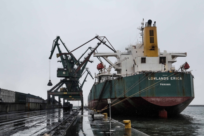 Australijski węgiel ponownie w gdyńskim porcie. Trwa rozładunek ponad 74 000 t - GospodarkaMorska.pl