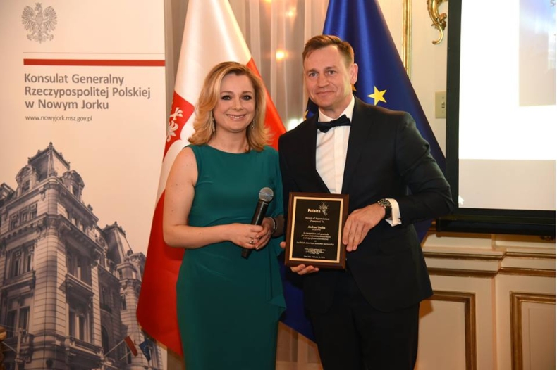 Fracht FWO Polska uhonorowany za rozwój polsko - amerykańskiego partnerstwa gospodarczego - GospodarkaMorska.pl