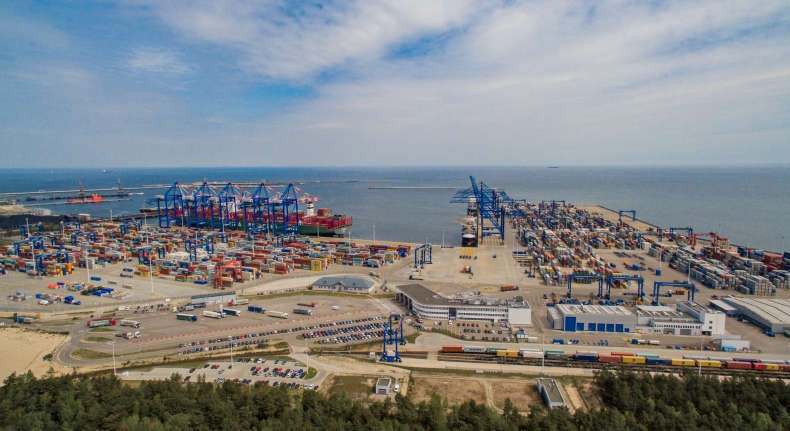 Szefowa MEN do młodych transportowców i logistyków: Jesteście potrzebni rynkowi - GospodarkaMorska.pl