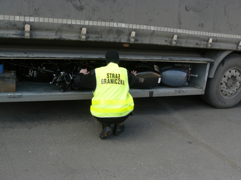 Kradzione silniki zaburtowe ze Szwecji - GospodarkaMorska.pl