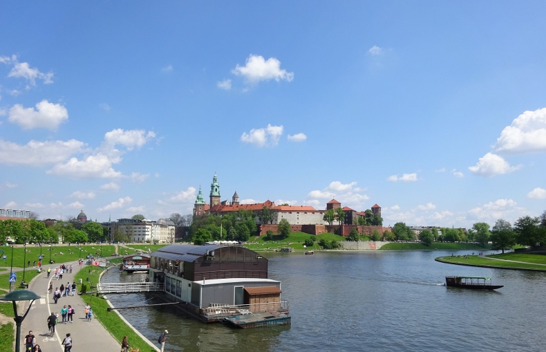 Kraków: Rusza kolejny etap modernizacji oświetlenia bulwarów wiślanych - GospodarkaMorska.pl