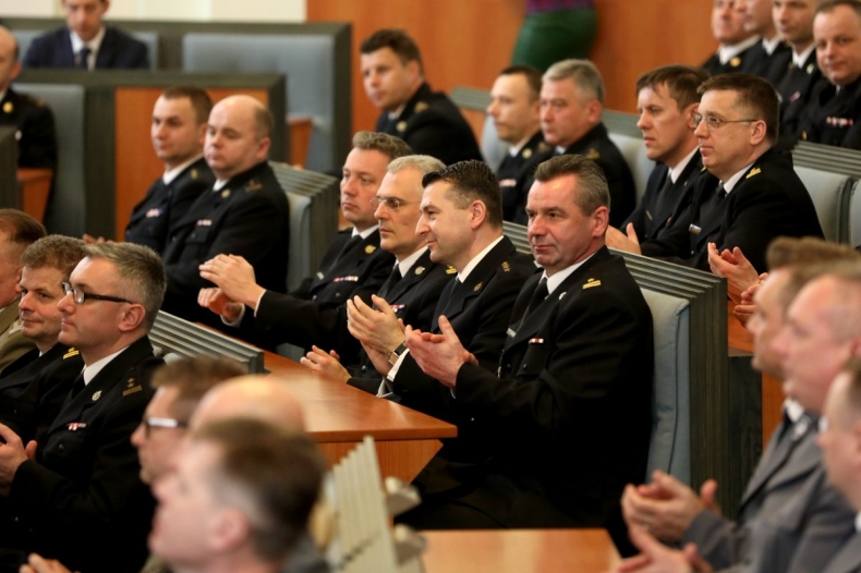 Brudziński: Uważam, że powinny znaleźć się pieniądze na podwyżki dla funkcjonariuszy służb mundurowych - GospodarkaMorska.pl