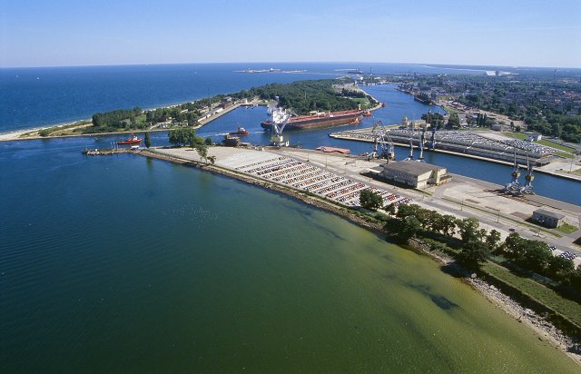 Rośnie pozycja polskich portów na przeładunkowej mapie Europy. Gdańsk inwestuje w infrastrukturę i liczy na przejęcie części klientów portów niemieckich - GospodarkaMorska.pl