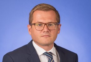 Komisja UE pozytywnie o kandydaturze Andrzeja Sadosia na ambasadora Polski przy UE - GospodarkaMorska.pl