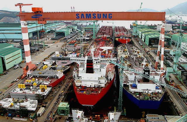Samsung Heavy Industries otrzymała duże zamówienie na kontenerowce - GospodarkaMorska.pl