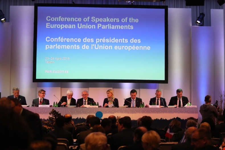 Marszałkowie Sejmu i Senatu w Tallinie na konferencji szefów unijnych parlamentów - GospodarkaMorska.pl