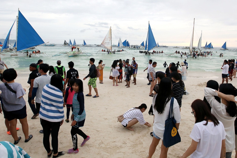 Filipiny: Turystyczna wyspa przez pół roku niedostępna dla turystów - GospodarkaMorska.pl