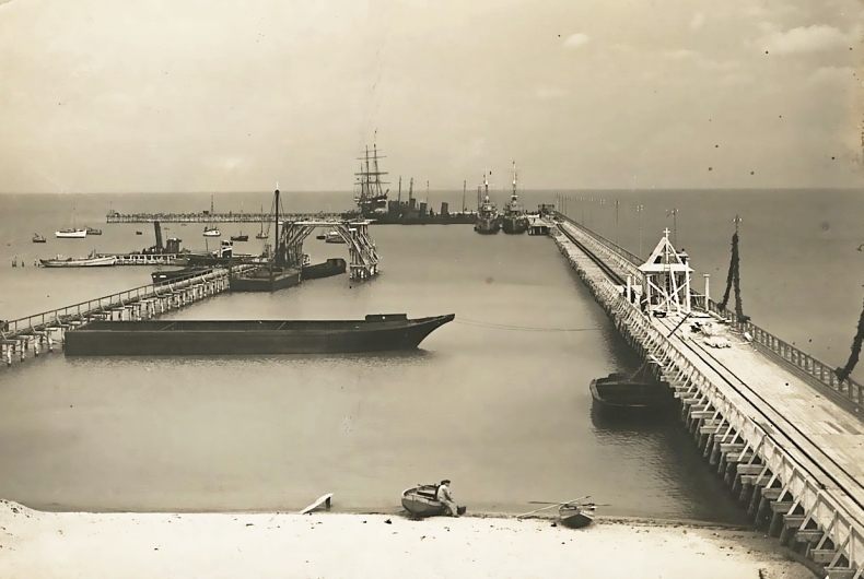 95 lat temu w Gdyni otwarty został Tymczasowy Port Wojenny i Schronisko dla Rybaków - GospodarkaMorska.pl