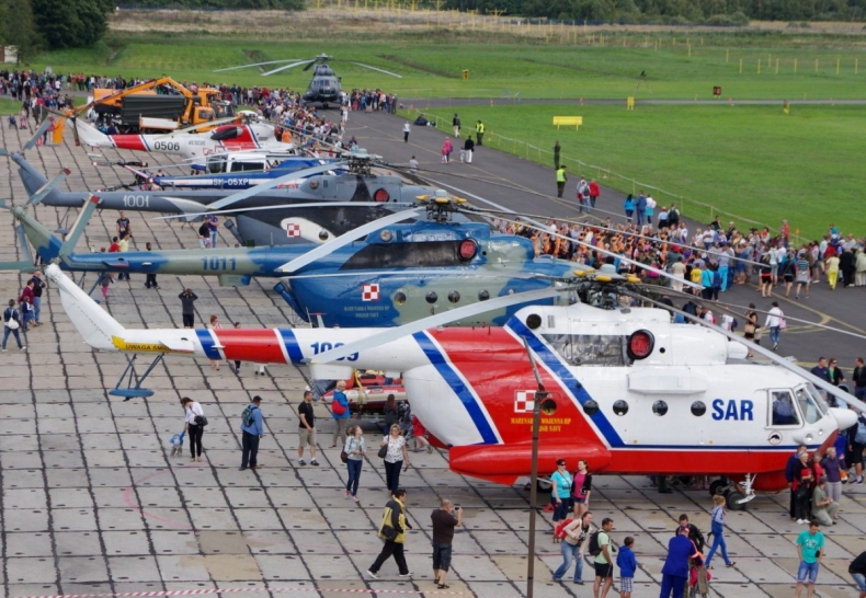 Samoloty i śmigłowce BLMW na pokazach lotniczych - GospodarkaMorska.pl