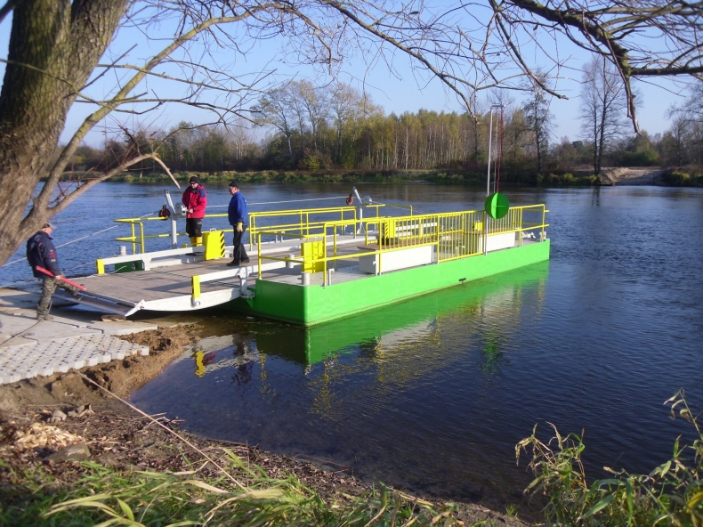 Podlaskie: W Drohiczynie bezpłatne przeprawy promami przez rzekę Bug - GospodarkaMorska.pl