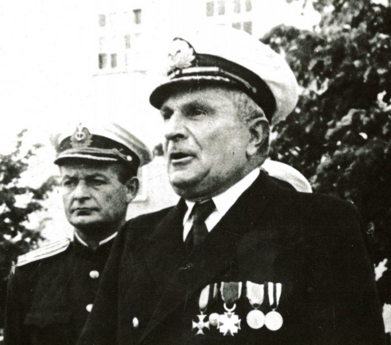 65 lat temu zmarł w więzieniu współtwórca Marynarki Wojennej kontradmirał Adam Mohuczy - GospodarkaMorska.pl