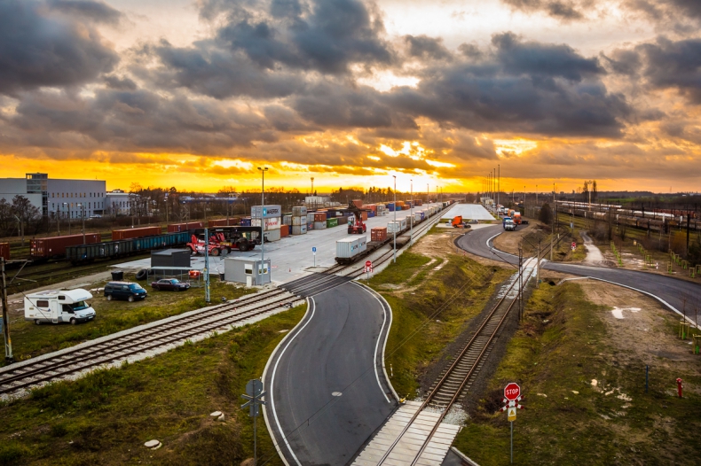 PKP PLK ogłosiły dwa przetargi za ok. 1,4 mld zł na poprawę dostępu do portów - GospodarkaMorska.pl