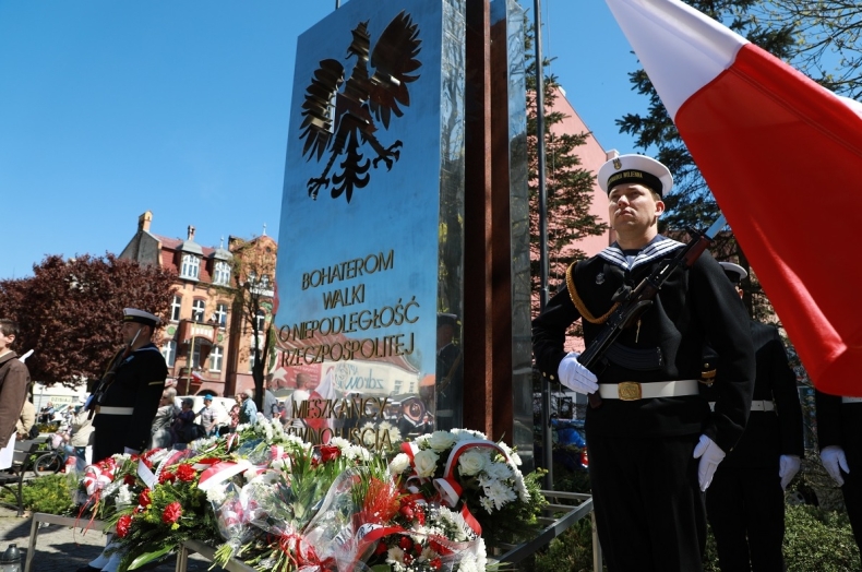 73. Rocznica zakończenia II Wojny Światowej - GospodarkaMorska.pl
