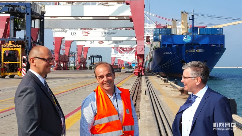 Port Gdynia w Barcelonie - GospodarkaMorska.pl
