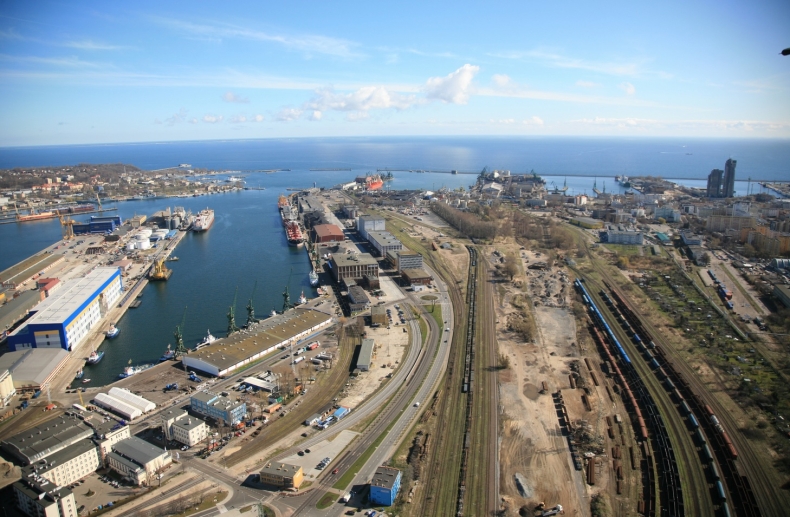 Ponad 900 milionów złotych ze wsparciem instrumentu "Łącząc Europę" na przebudowę Stacji Gdynia Port - GospodarkaMorska.pl