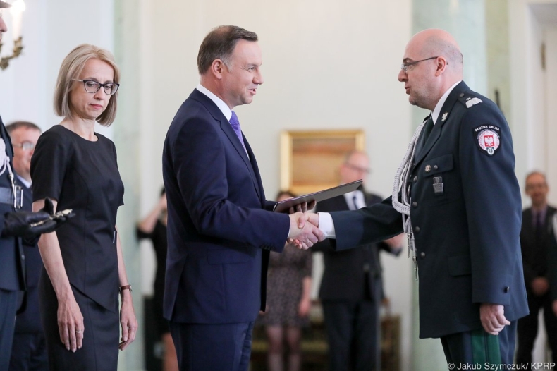 Duda: Służba celno-skarbowa ma niezwykłe znaczenie dla Rzeczypospolitej - GospodarkaMorska.pl