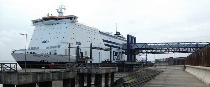 P&O Ferries wzmacnia jedną ze swoich tras. Ważna informacja dla kierowców, którzy podróżują między Europą kontynentalną a Szkocją - GospodarkaMorska.pl
