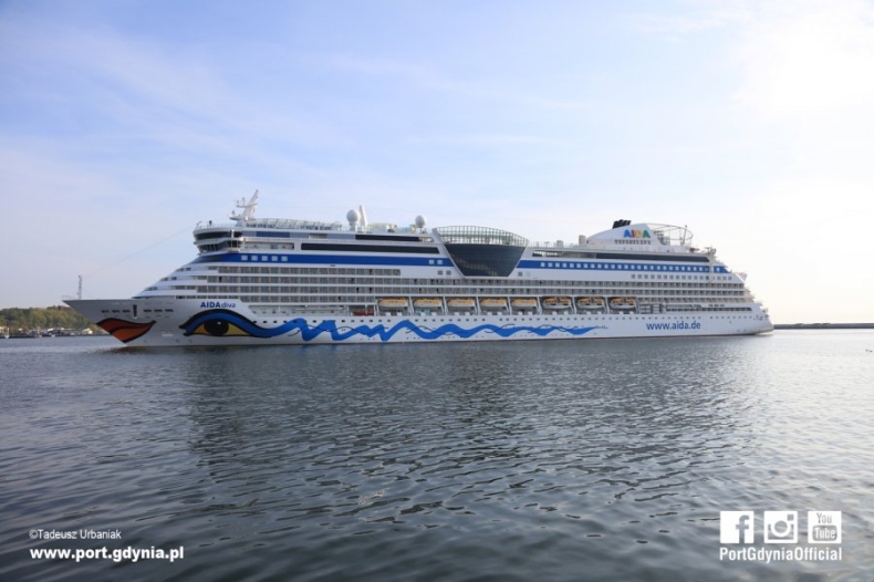 AIDAdiva w gdyńskim porcie - GospodarkaMorska.pl