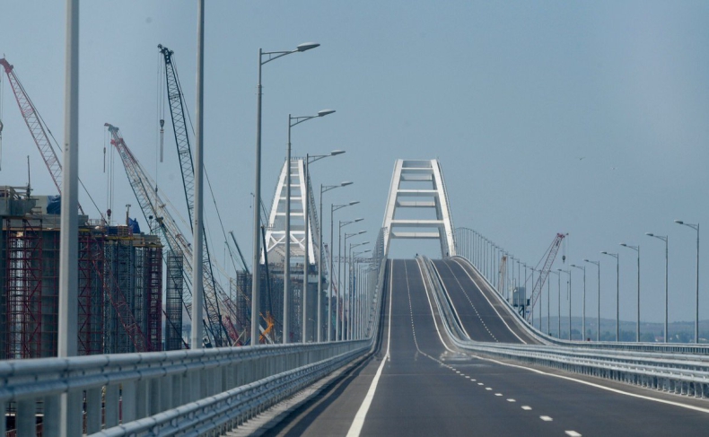NATO i USA potępiają Rosję za otwarcie mostu na zaanektowany Krym - GospodarkaMorska.pl