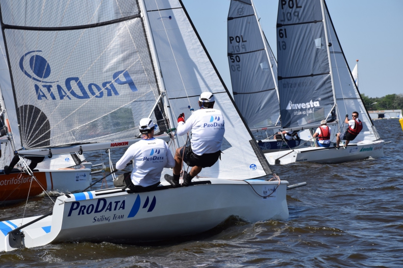 ProData zwycięża na Sailing Machine Cup! - sezon klasy Nautica 450 rozpoczęty - GospodarkaMorska.pl