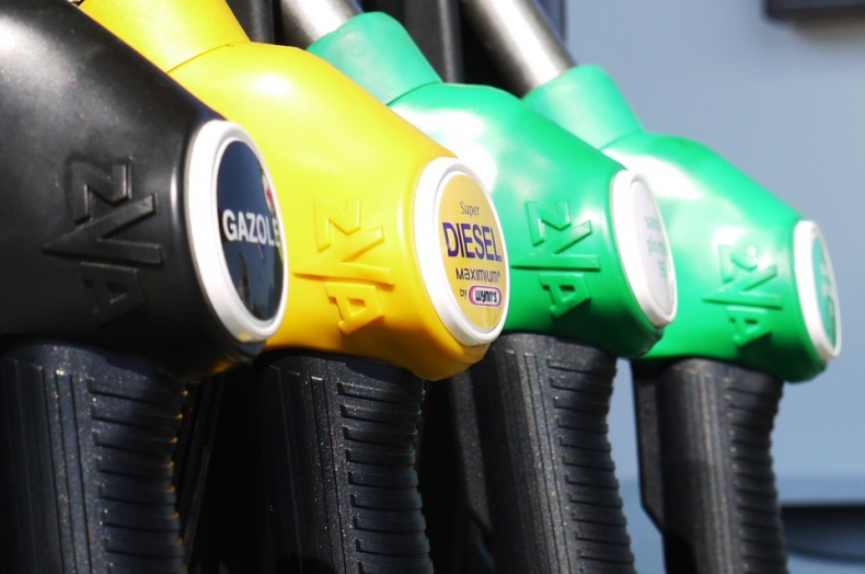 Pisula: Paliwa drożeją przez rosnące ceny ropy na światowych rynkach i mocnego dolara - GospodarkaMorska.pl