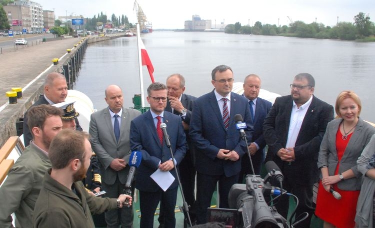 Szczeciński udział w szeroko pojętej gospodarce morskiej - GospodarkaMorska.pl