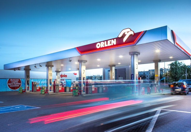 Obajtek: Ceny paliwa na stacjach wzrosły tylko o 11 proc., a ropa o ponad 60 proc. - GospodarkaMorska.pl