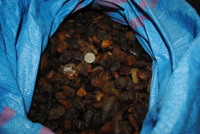 Podkarpackie: Przemyt bursztynu na polsko-ukraińskim przejściu granicznym - GospodarkaMorska.pl