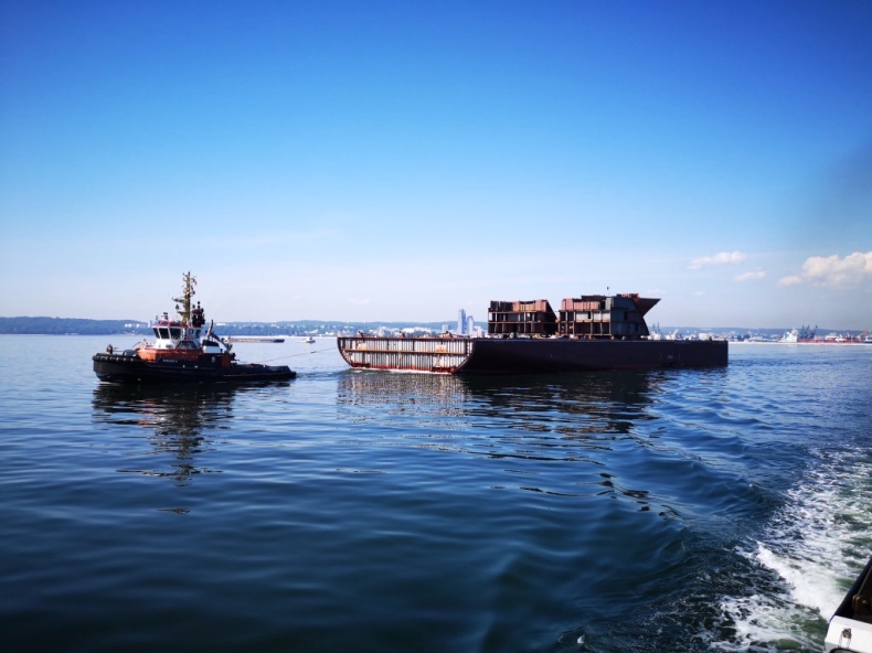 Megablok statku pasażerskiego opuścił stocznię Crist [foto, wideo] - GospodarkaMorska.pl