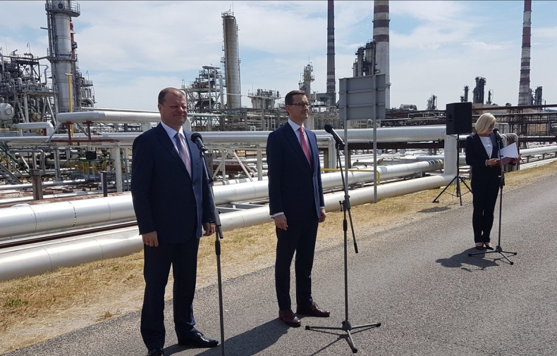 Premier: Kluczową inwestycję dla naszego bezpieczeństwa energetycznego zawdzięczamy Lechowi Kaczyńskiemu - GospodarkaMorska.pl