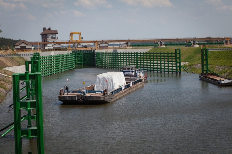 OT Logistics już korzysta z oddanej do użytku śluzy w Malczycach (foto, wideo) - GospodarkaMorska.pl