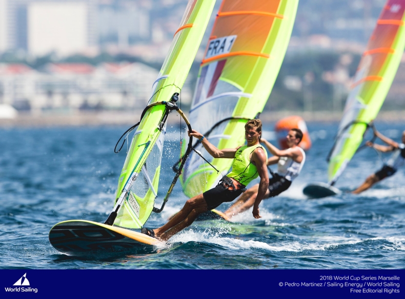 PŚ w żeglarstwie – Tarnowski wiceliderem w klasie RS:X po dwóch dniach - GospodarkaMorska.pl